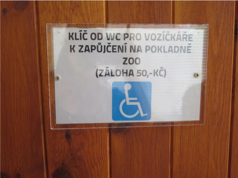 Jednoduché řešení zneužití invalidního WC - stačí osadit Euroklíčem